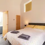 Beautifully Renovated 1880S Coach House With Hot Tub, On Edge Of Peak District