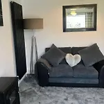 Modern 3 Bed Home With Secure Garden And Near To Local Amenities