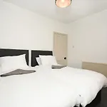 Cottage Style 3 Bedroom House - Close To City Centre & The Peaks