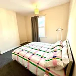 Cozy Kingsize Room In Shared House 2