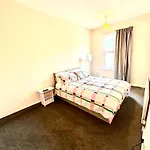 Luxury Spacious 4Br Home