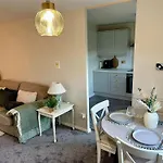 Peak District - 2 Beds - Sleeps 4 - Pet Friendly