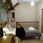 Anis Louise Guest House