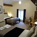 Anis Louise Guest House