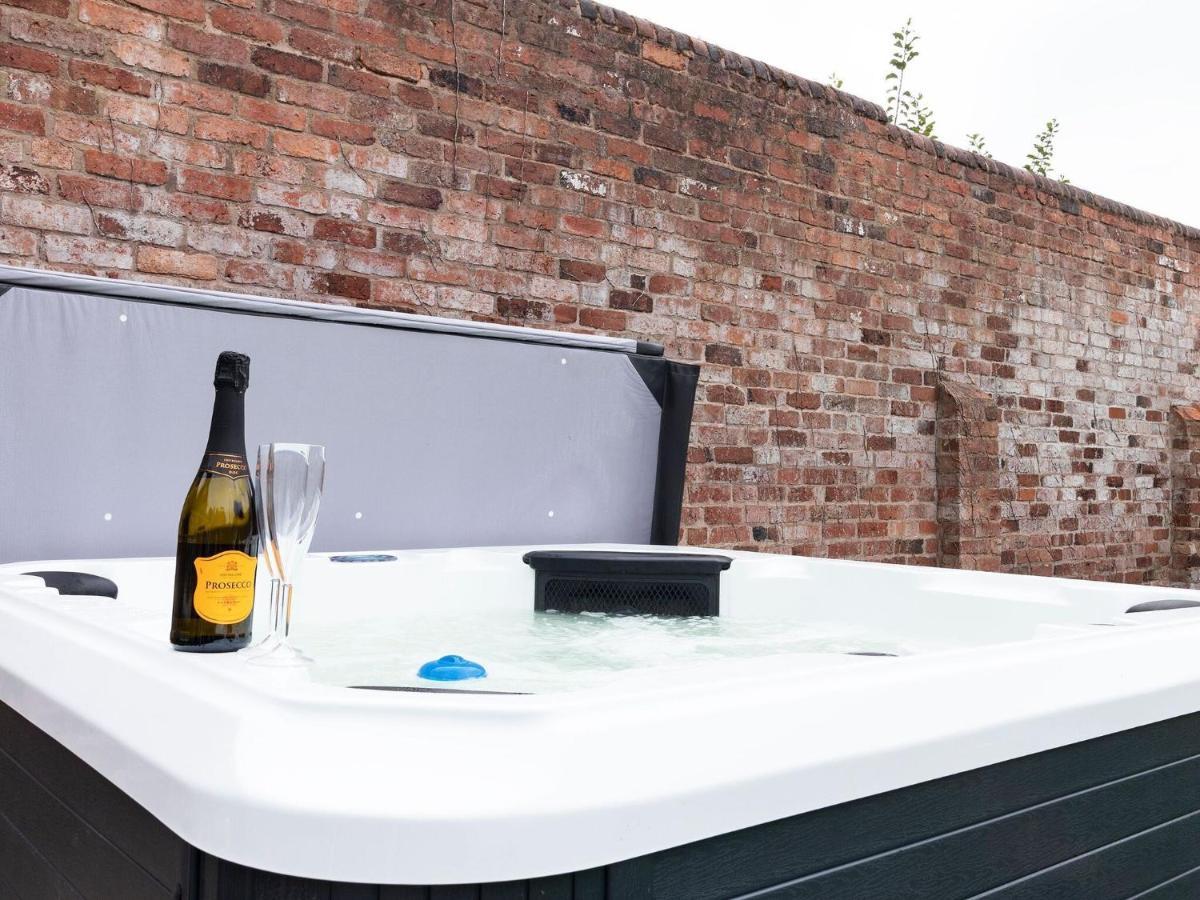 Beautifully Renovated 1880s Coach House With Hot Tub, On Edge Of Peak District * Chesterfield