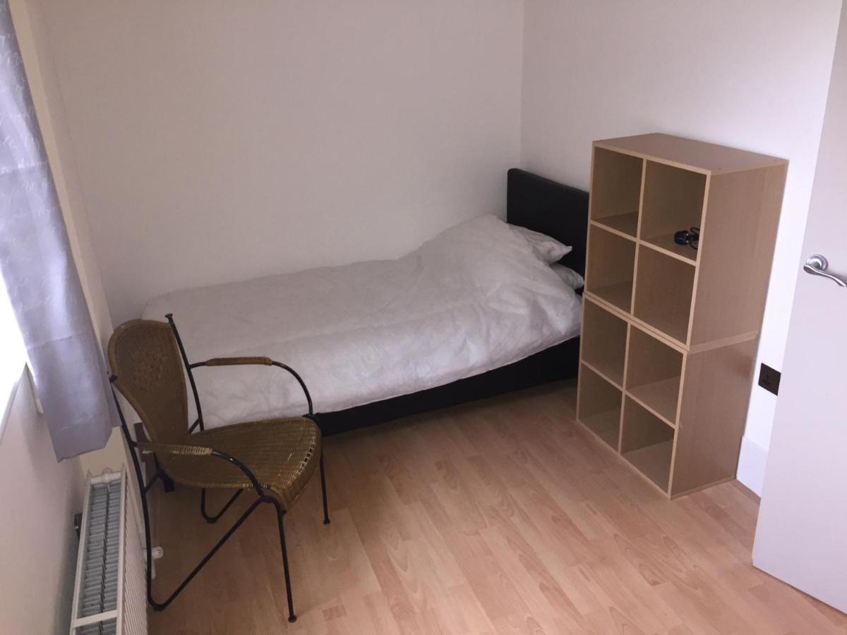 Large 2-bed House Derbyshire Off Chatsworth Rd *