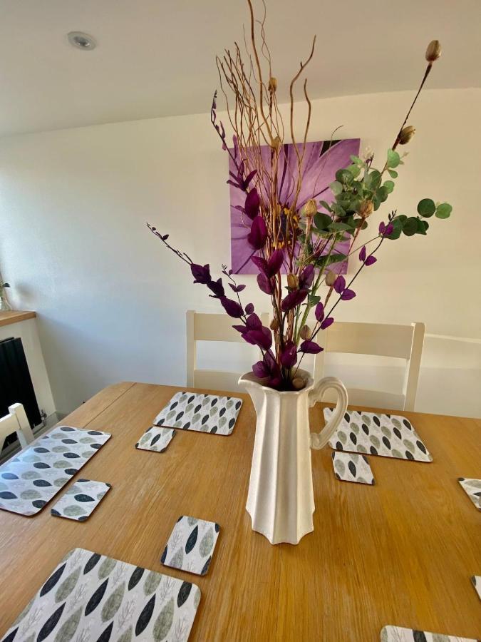 Modern 3 Bed With Secure Garden And Near To Local Amenities Chesterfield