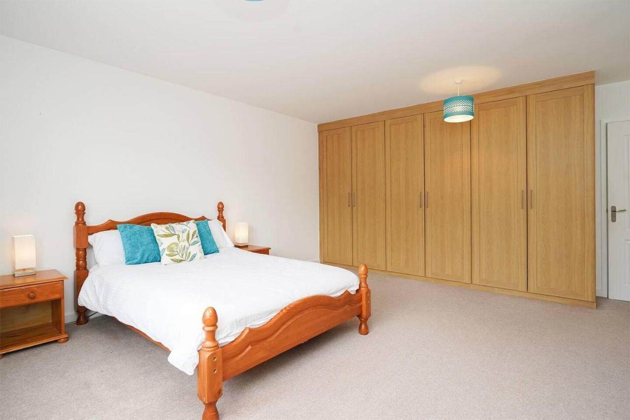 Holiday home Spahome With Hottub Sauna Bbq & Pool Table Chesterfield