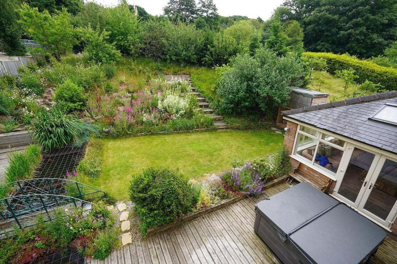 Holiday home Spahome With Hottub Sauna Bbq & Pool Table Chesterfield
