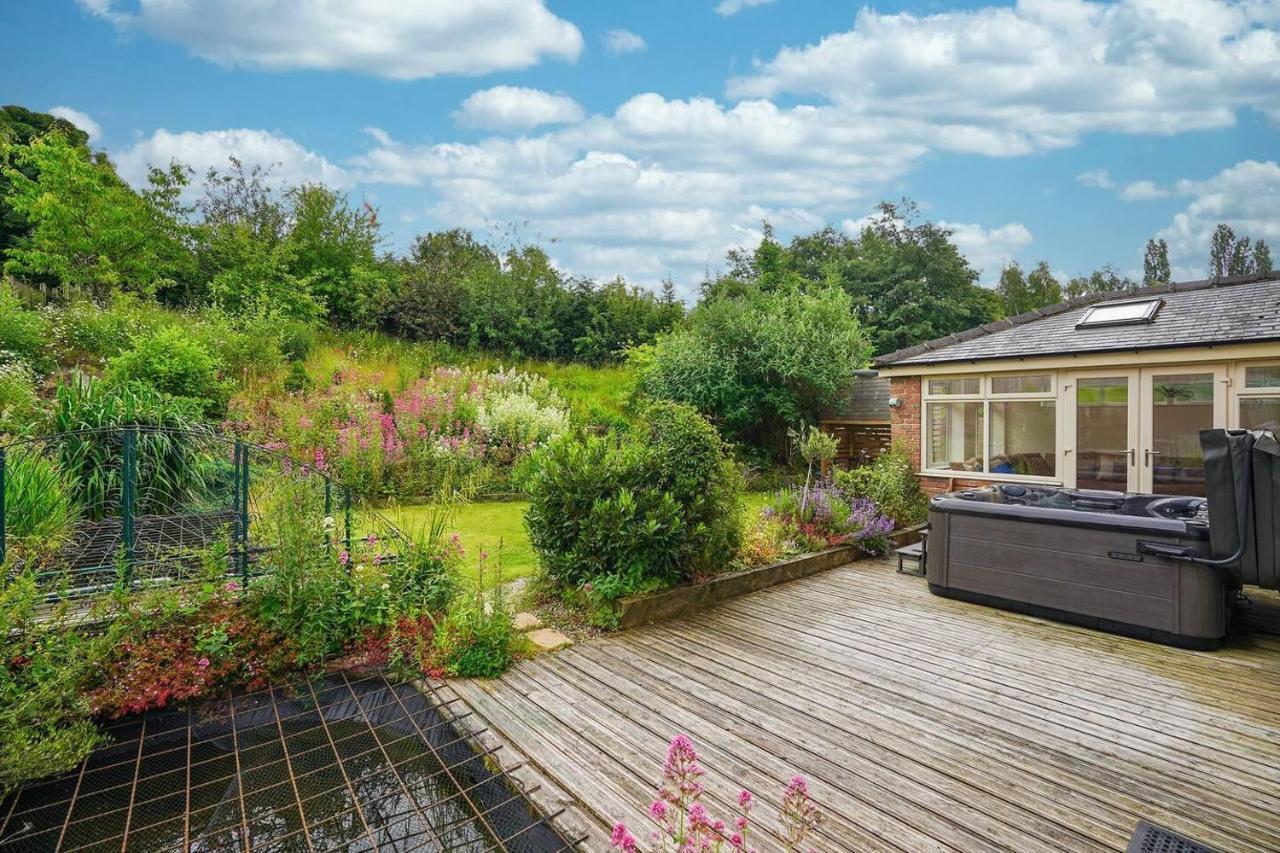 Holiday home Spahome With Hottub Sauna Bbq & Pool Table