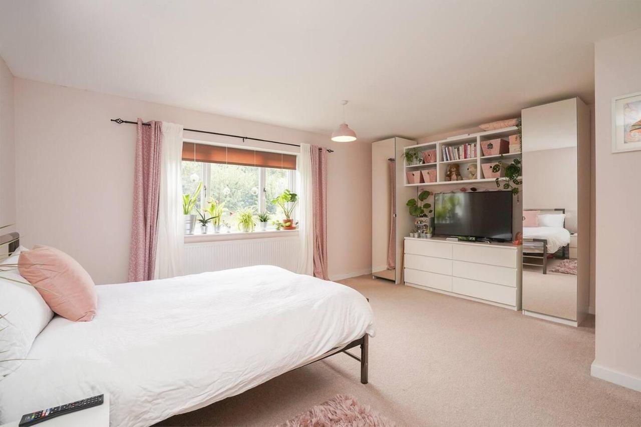 Holiday home Spahome With Hottub Sauna Bbq & Pool Table *