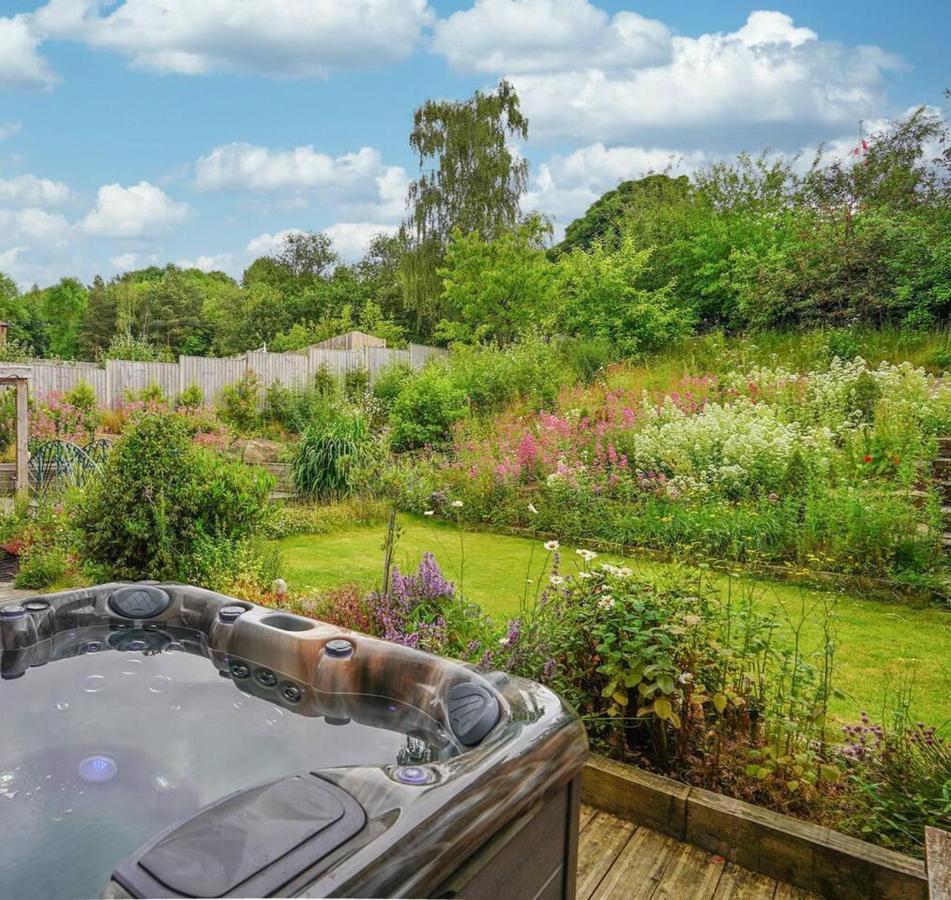 Holiday home Spahome With Hottub Sauna Bbq & Pool Table Chesterfield
