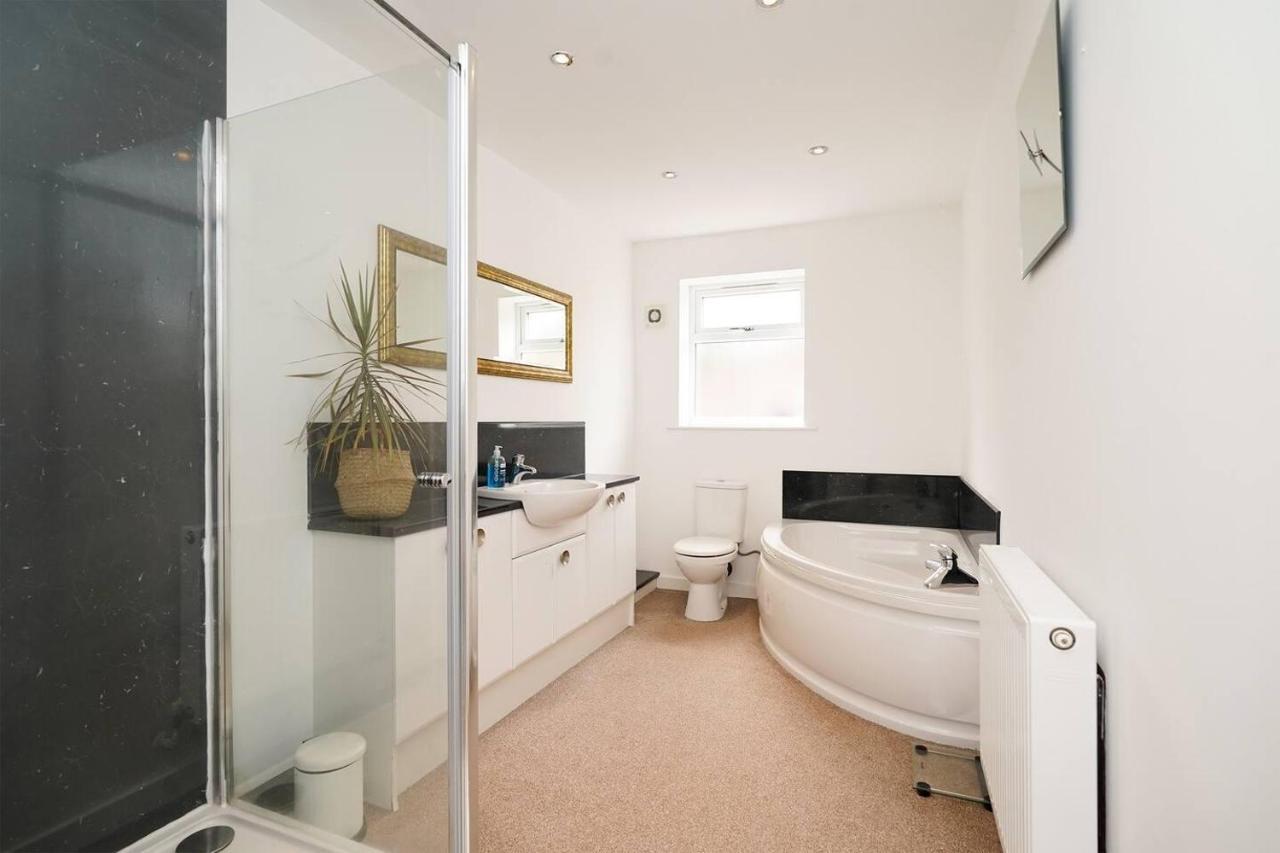 Spahome With Hottub Sauna Bbq & Pool Table Holiday home *