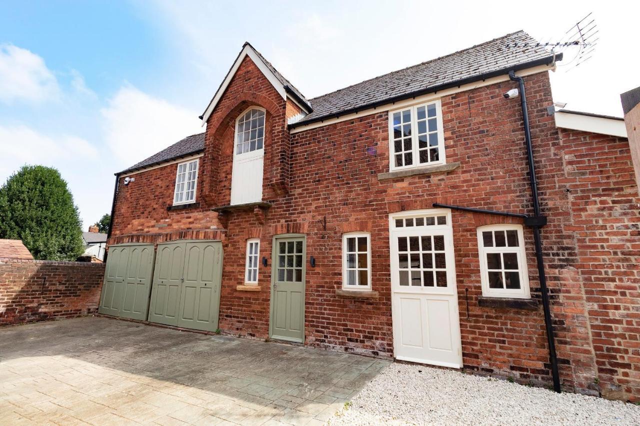The Olde Coach House * Chesterfield