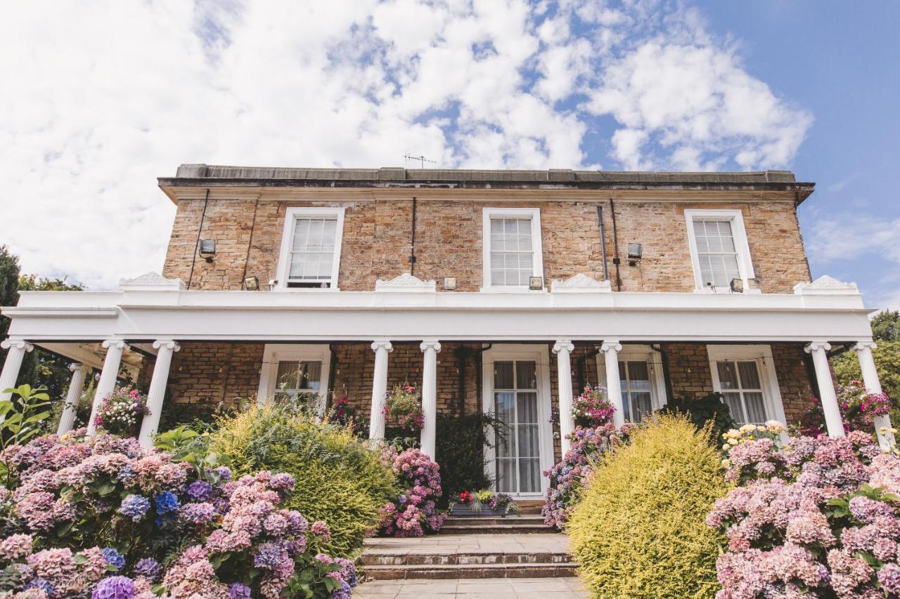 Ringwood Hall & 4*