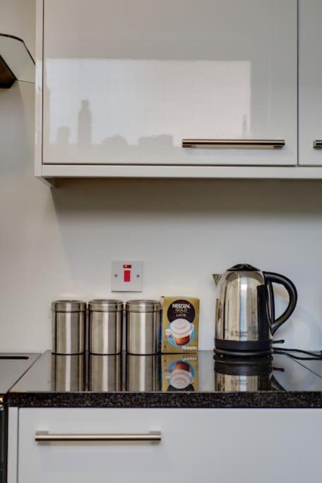The Long Hall 2 Bed Ground Floor Annexed - Sleeps 6 *