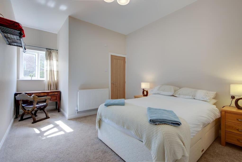 The Long Hall 2 Bed Ground Floor Annexed - Sleeps 6 Apartment Chesterfield