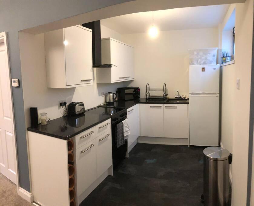 The Long Hall 2 Bed Ground Floor Annexed - Sleeps 6