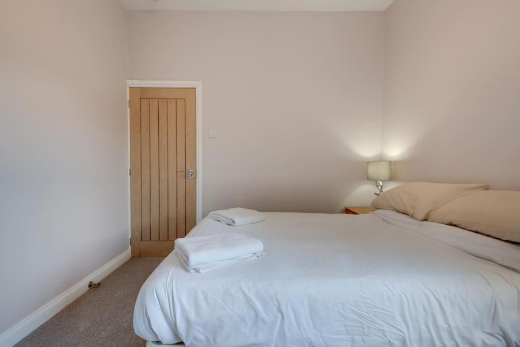 The Long Hall 2 Bed Ground Floor Annexed - Sleeps 6 * Chesterfield