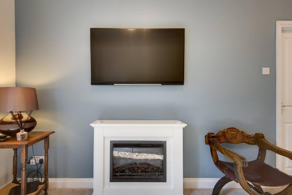 The Long Hall 2 Bed Ground Floor Annexed - Sleeps 6 Apartment *