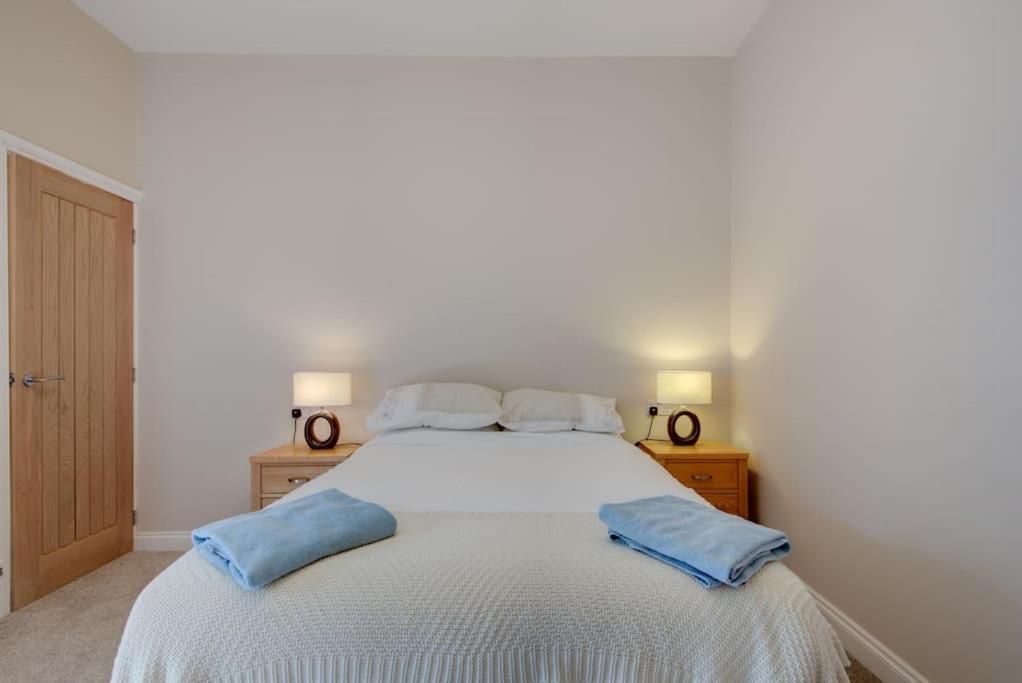The Long Hall 2 Bed Ground Floor Annexed - Sleeps 6 Chesterfield