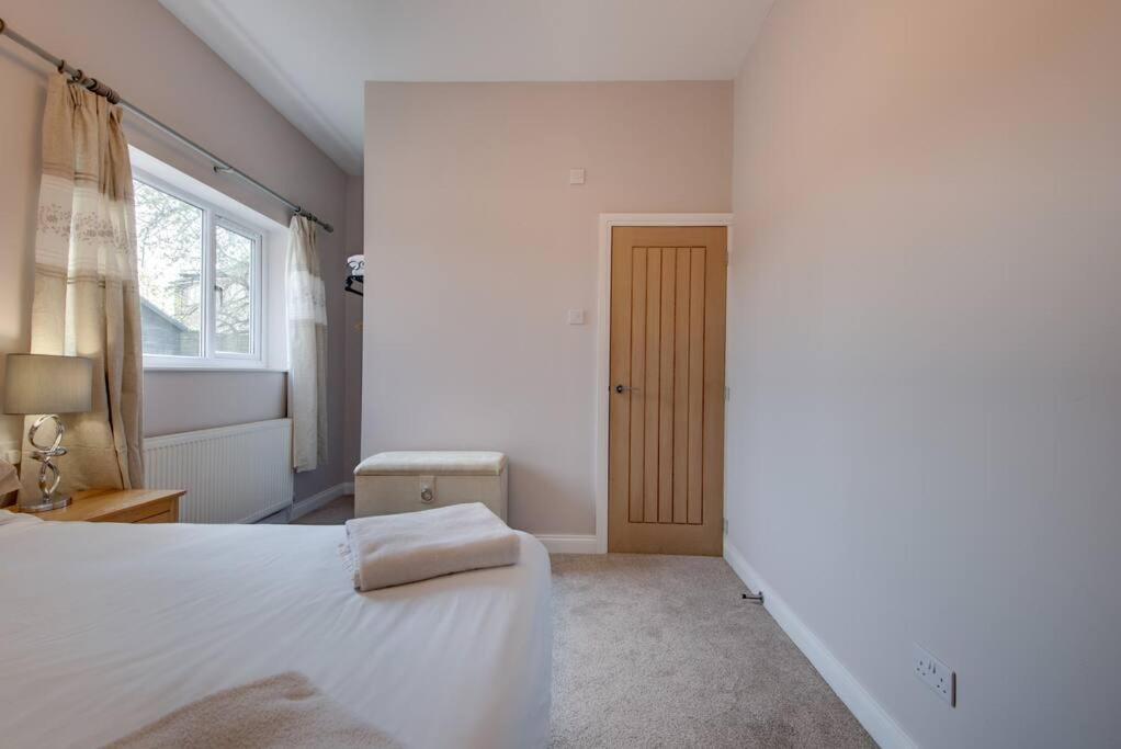 The Long Hall 2 Bed Ground Floor Annexed - Sleeps 6 Apartment