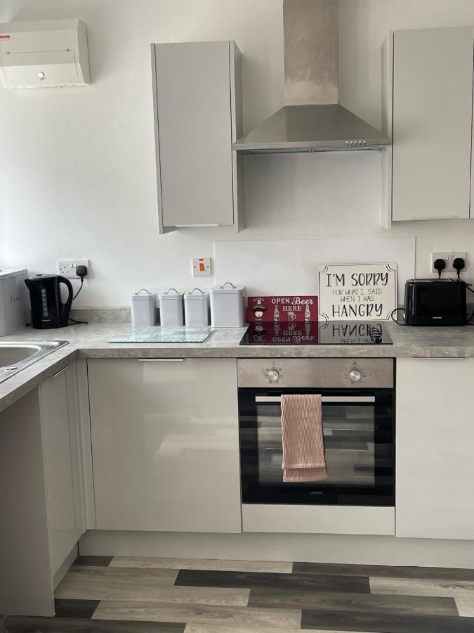 Middlecroft Apartment