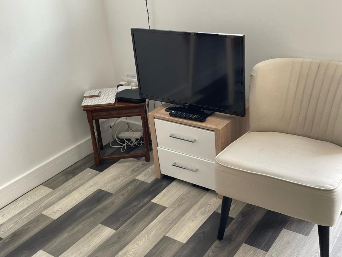 Middlecroft Apartment