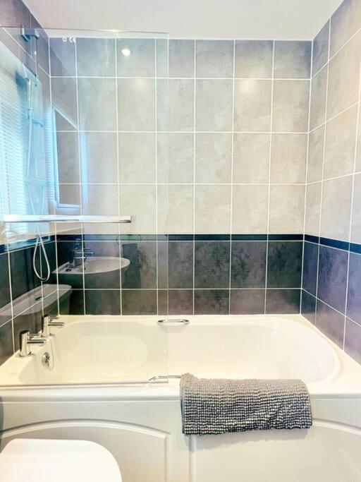 Modern 3 Bed Home, Apartment Chesterfield