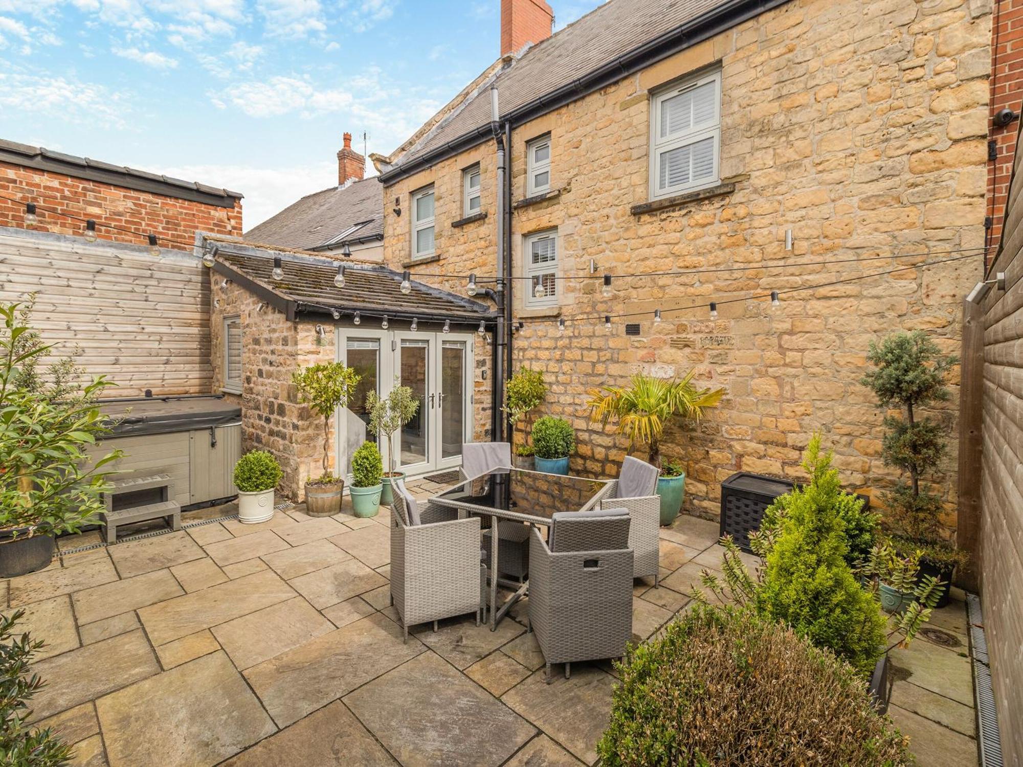 Greenwell Chesterfield