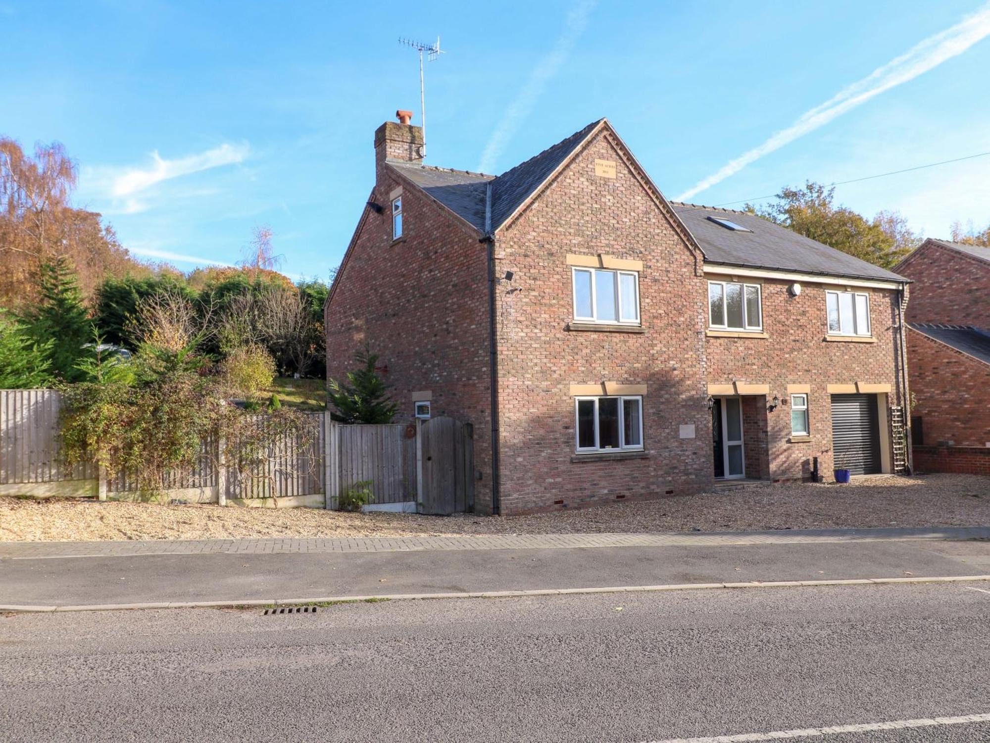 Holiday home Five Acres *