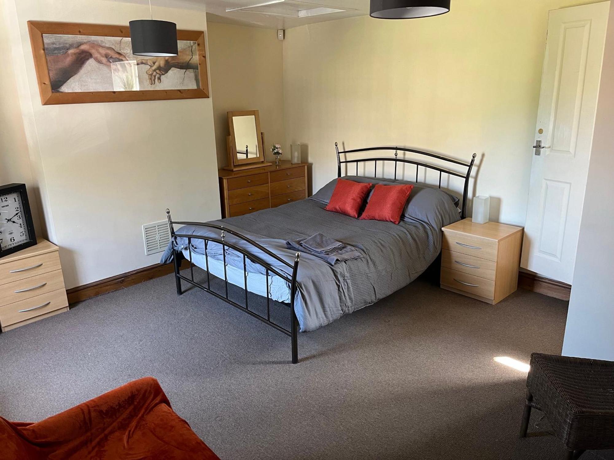 Large 2-bed House Derbyshire Off Chatsworth Rd Holiday home Chesterfield