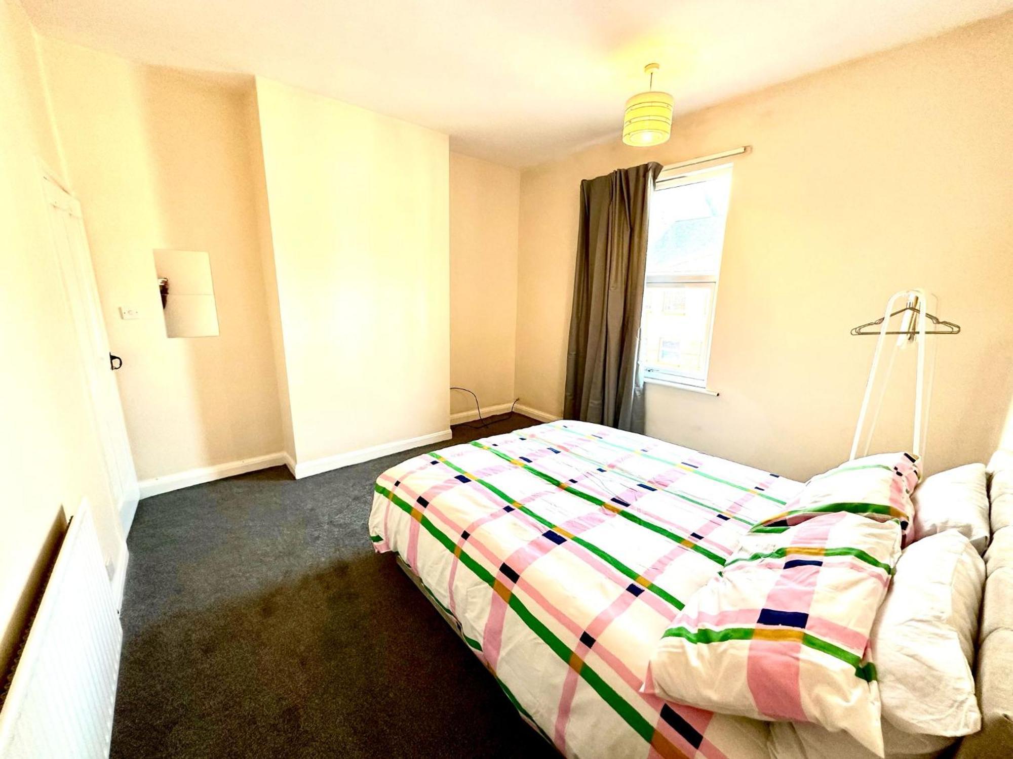 Luxury Spacious 4br * Chesterfield