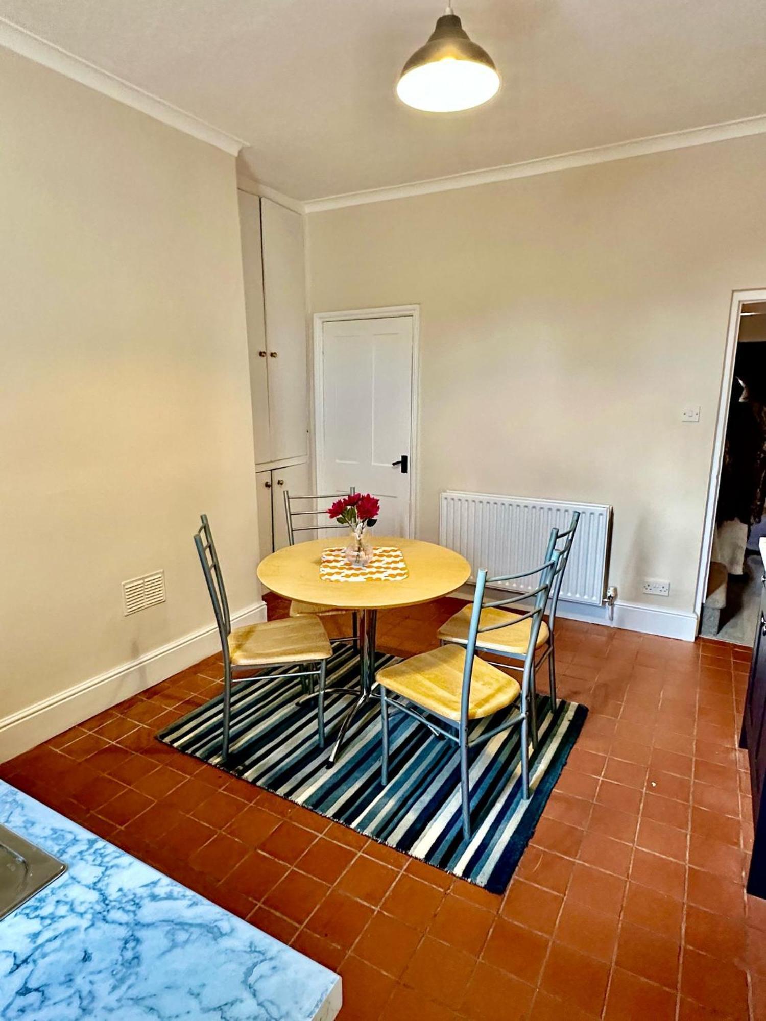 Holiday home Luxury Spacious 4br