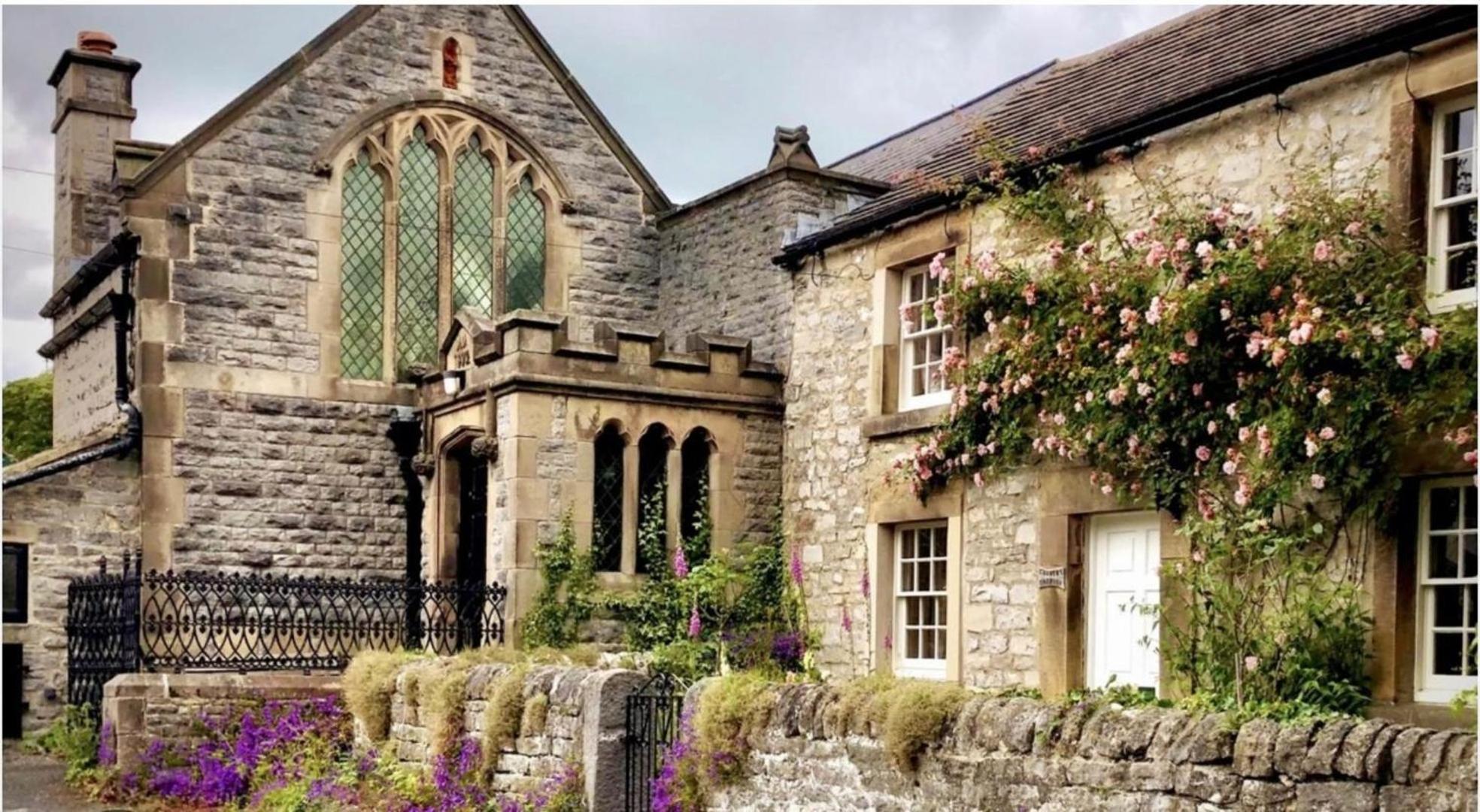 Peak District - 2 Beds - Sleeps 4 - Pet Friendly *