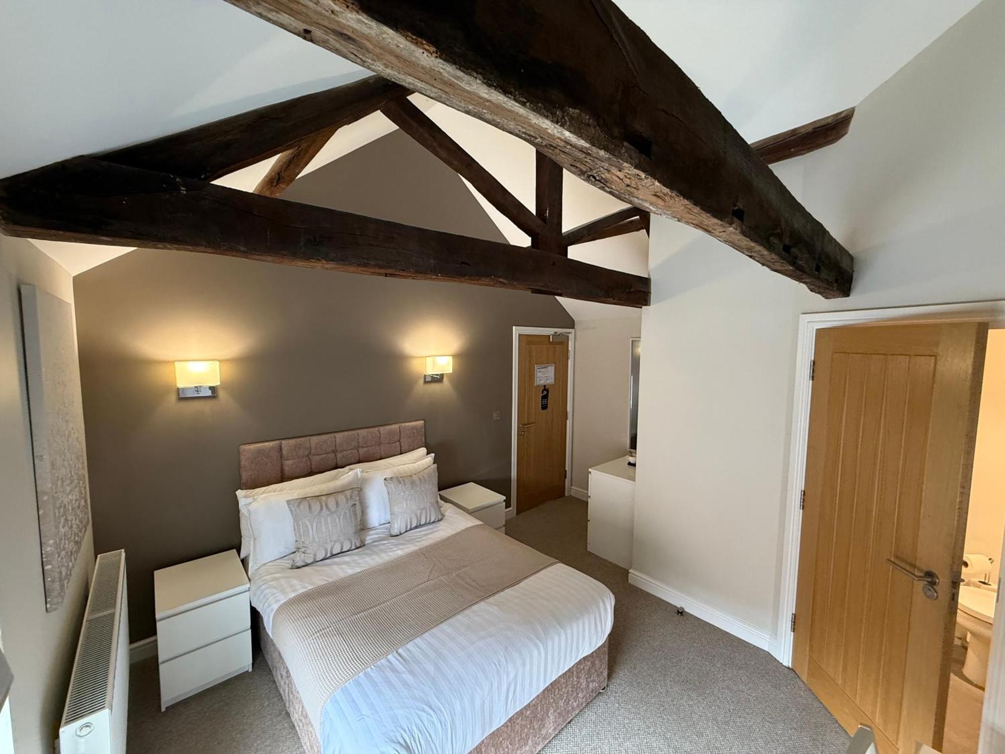 Hotel Spire View At The Spread Eagle 4*