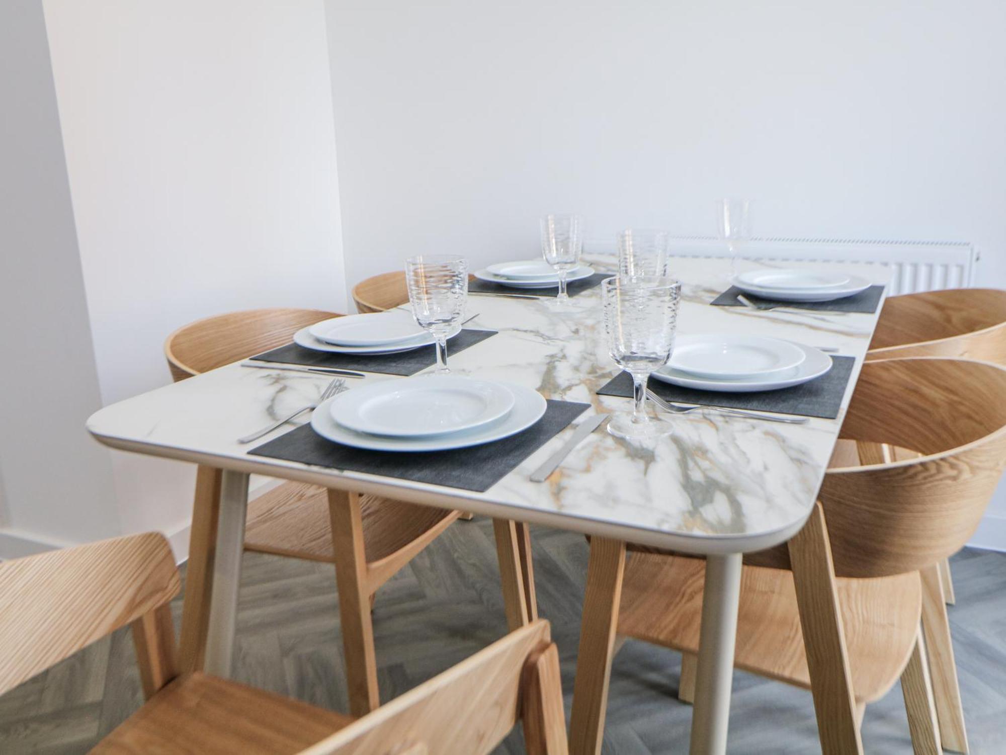 Peak Avenue Retreat * Chesterfield