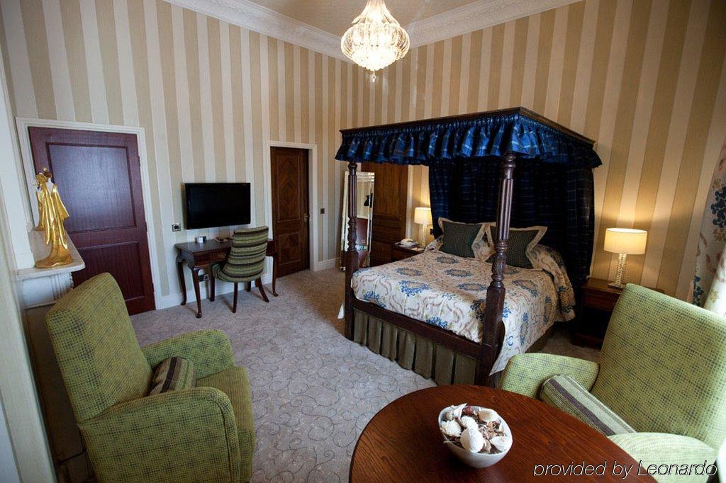 Ringwood Hall & 4* Chesterfield