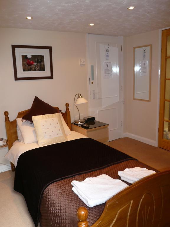 Anis Louise 4* Chesterfield