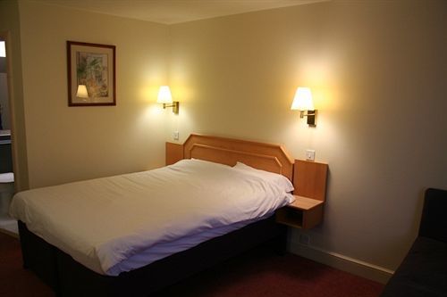 Days - Tibshelf Hotel Chesterfield