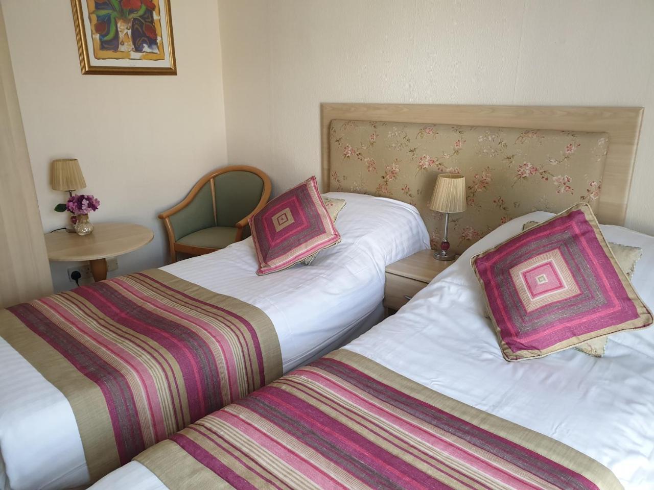 Abbeydale Hotel 3*