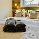 The Corner House - Modern Chesterfield Town Centre Apartments