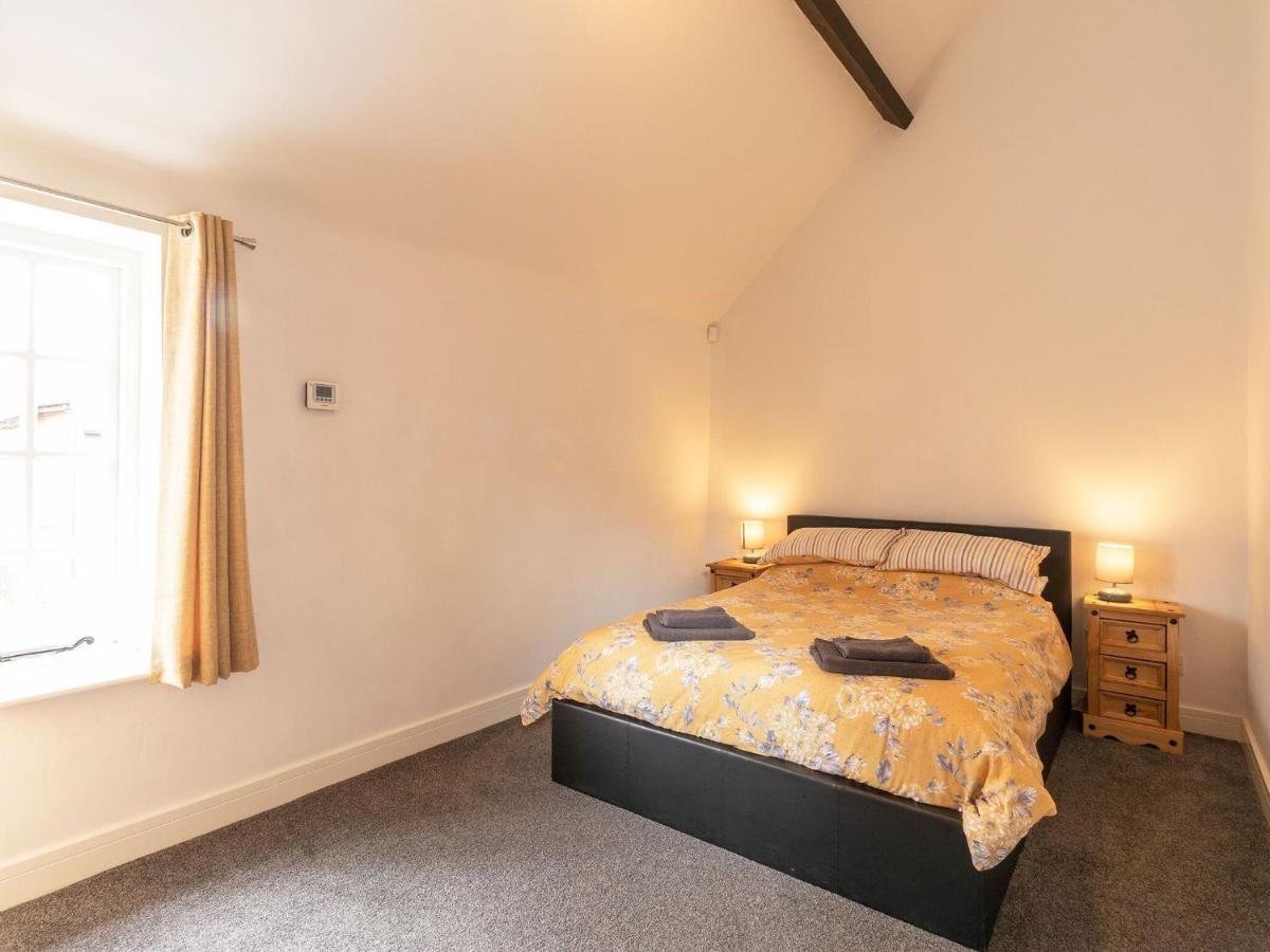 Beautifully Renovated 1880s Coach House With Hot Tub, On Edge Of Peak District Holiday home *