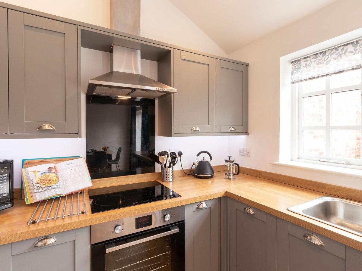 Holiday home Beautifully Renovated 1880s Coach House With Hot Tub, On Edge Of Peak District