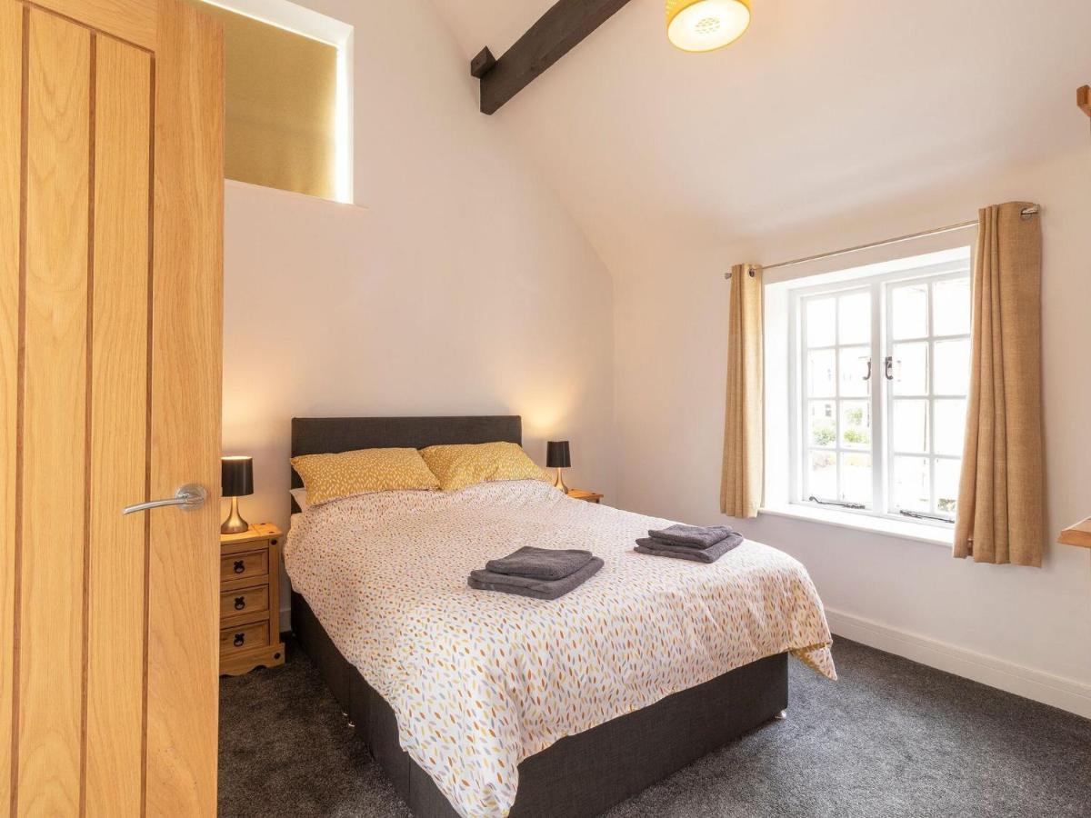 Beautifully Renovated 1880s Coach House With Hot Tub, On Edge Of Peak District *