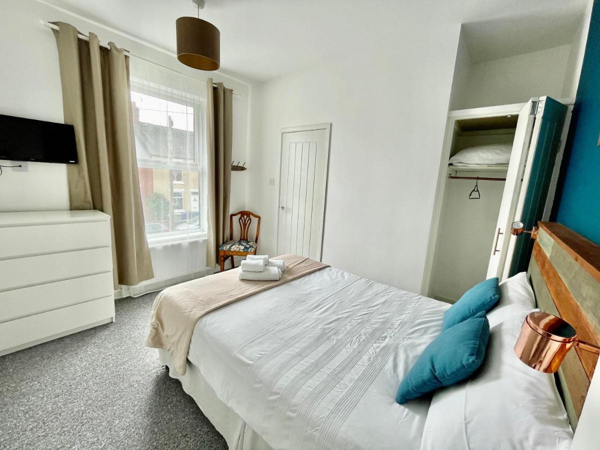 The Corner House - Modern Town Centre * Chesterfield