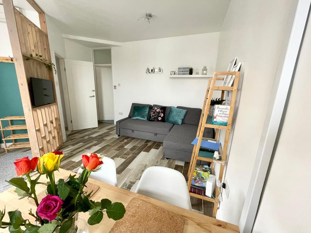 The Corner House - Modern Town Centre Chesterfield