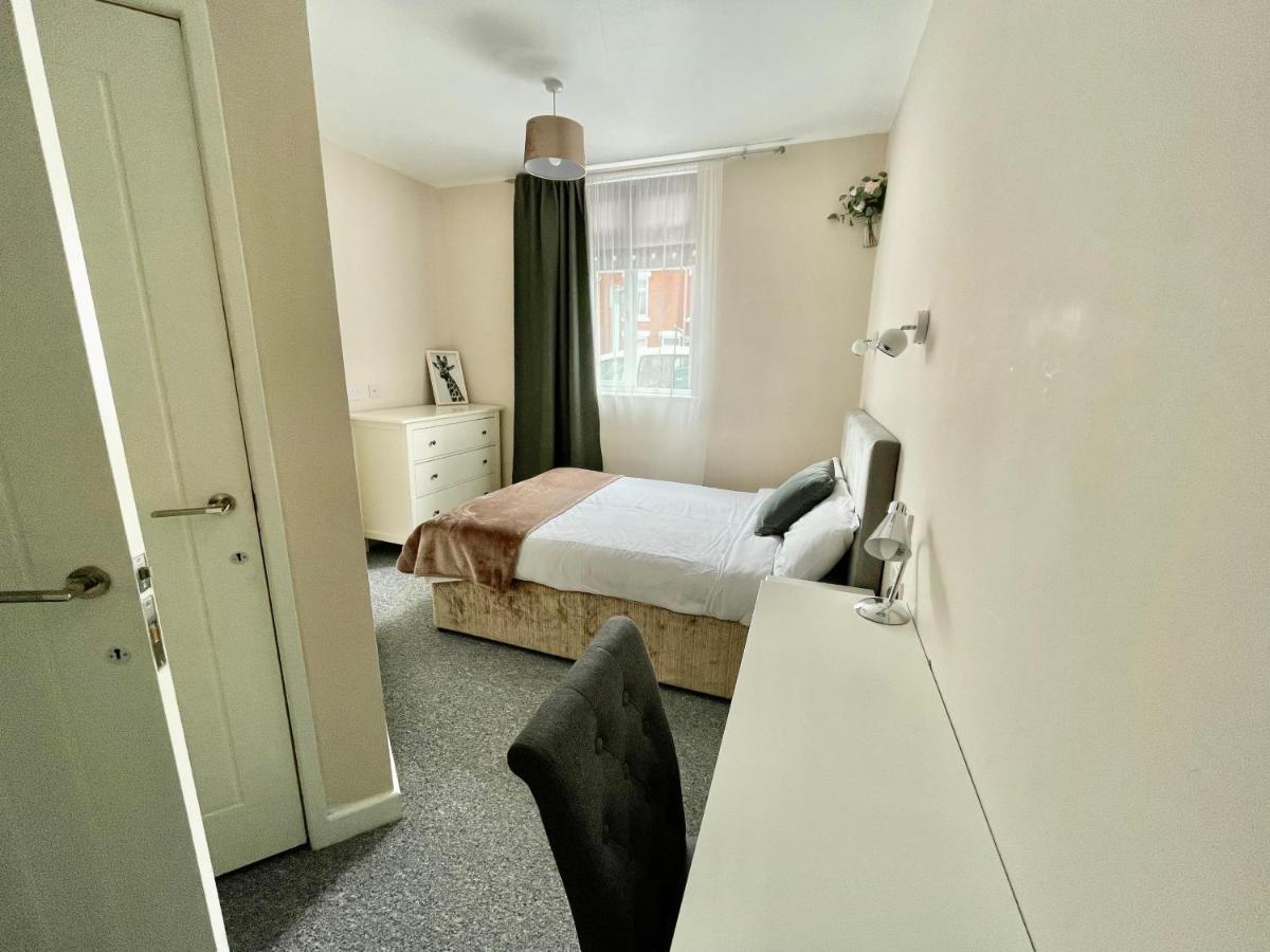 The Corner House - Modern Town Centre Chesterfield
