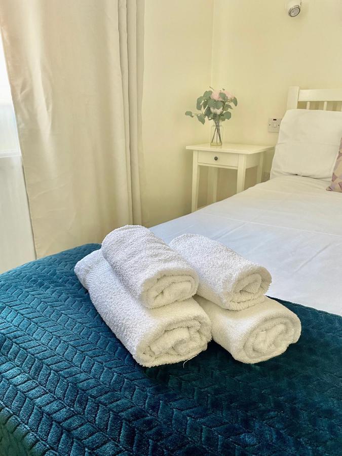 The Corner House - Modern Town Centre Apartment Chesterfield