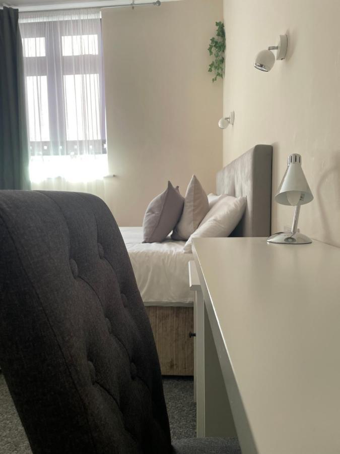 The Corner House - Modern Town Centre * Chesterfield